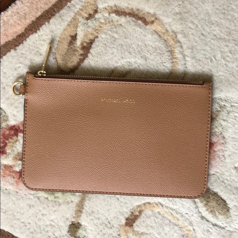 Michael kors wallet/small clutch
